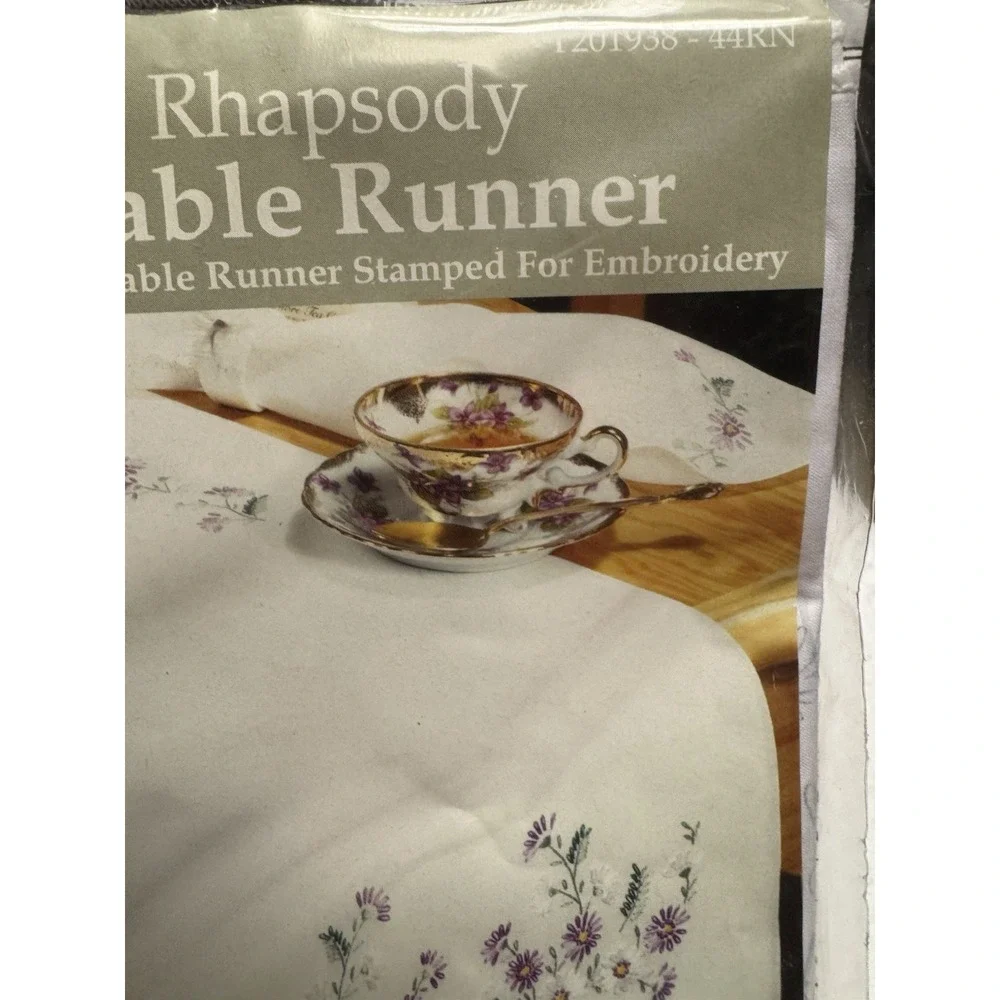 Tobin RHAPSODY Table Runner Stamped for Embroidery 14